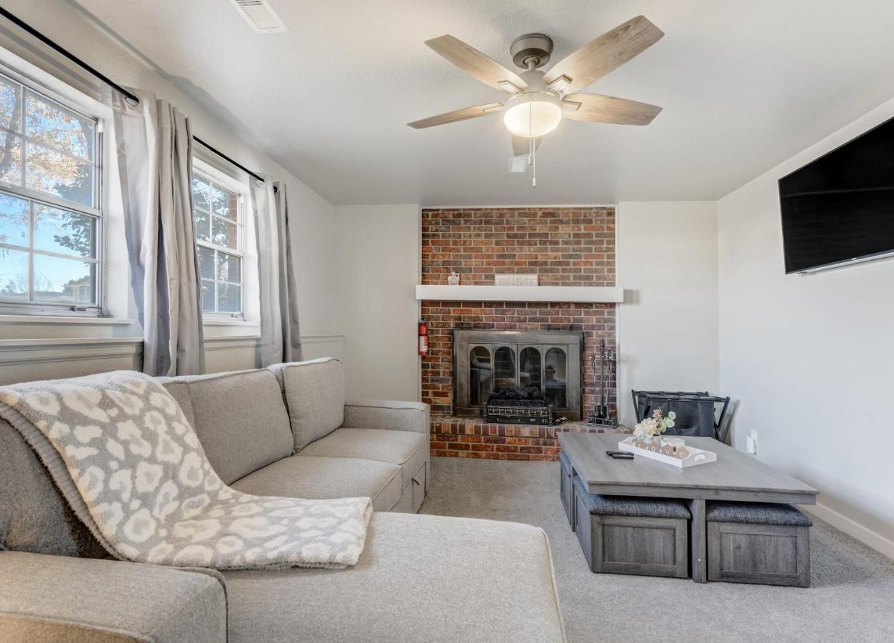 Pueblo Place Riverwalk Fireplace Pet-Friendly Villa Exterior foto